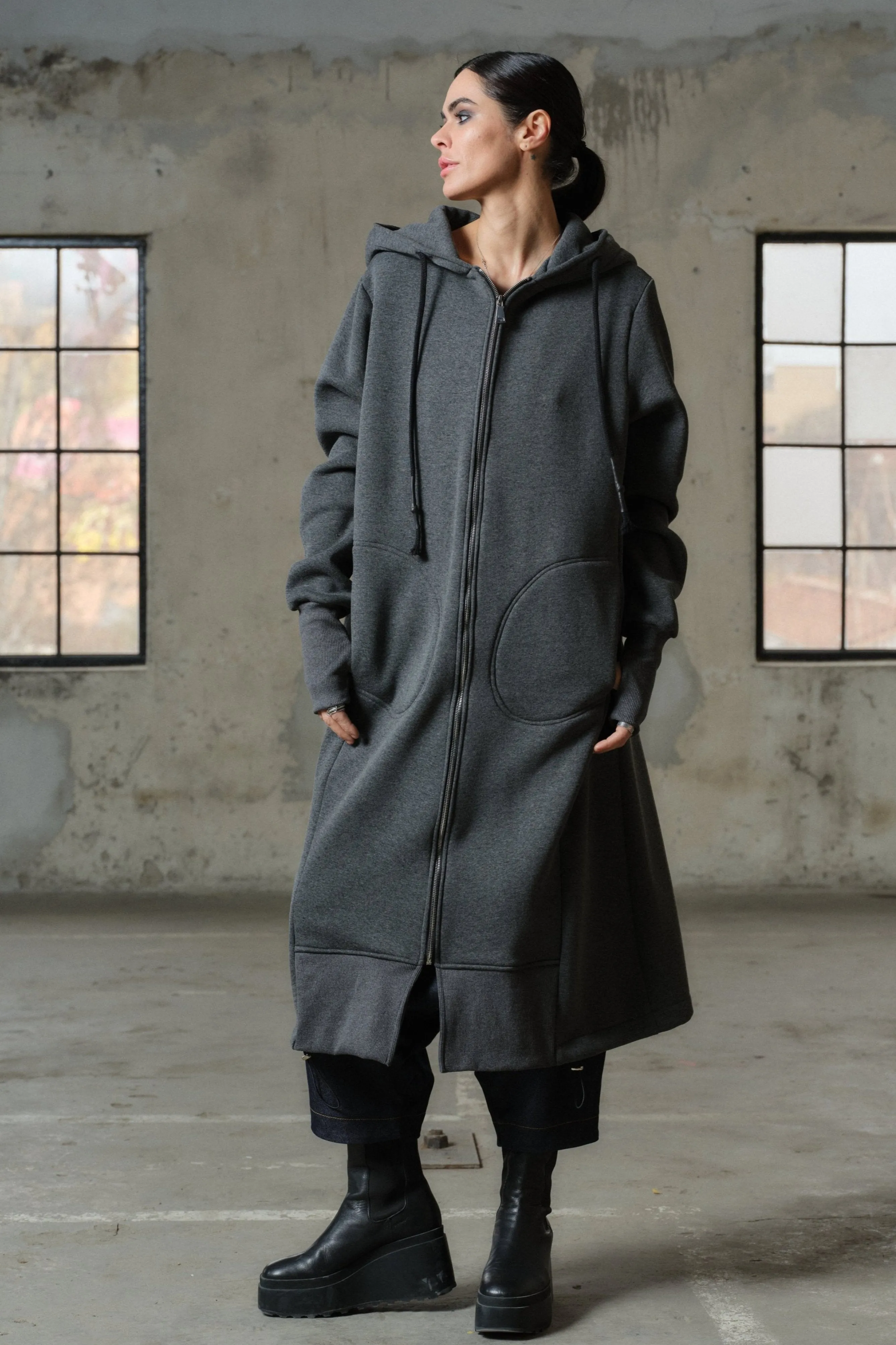Extra long organic cotton warm sweatshirt with hood