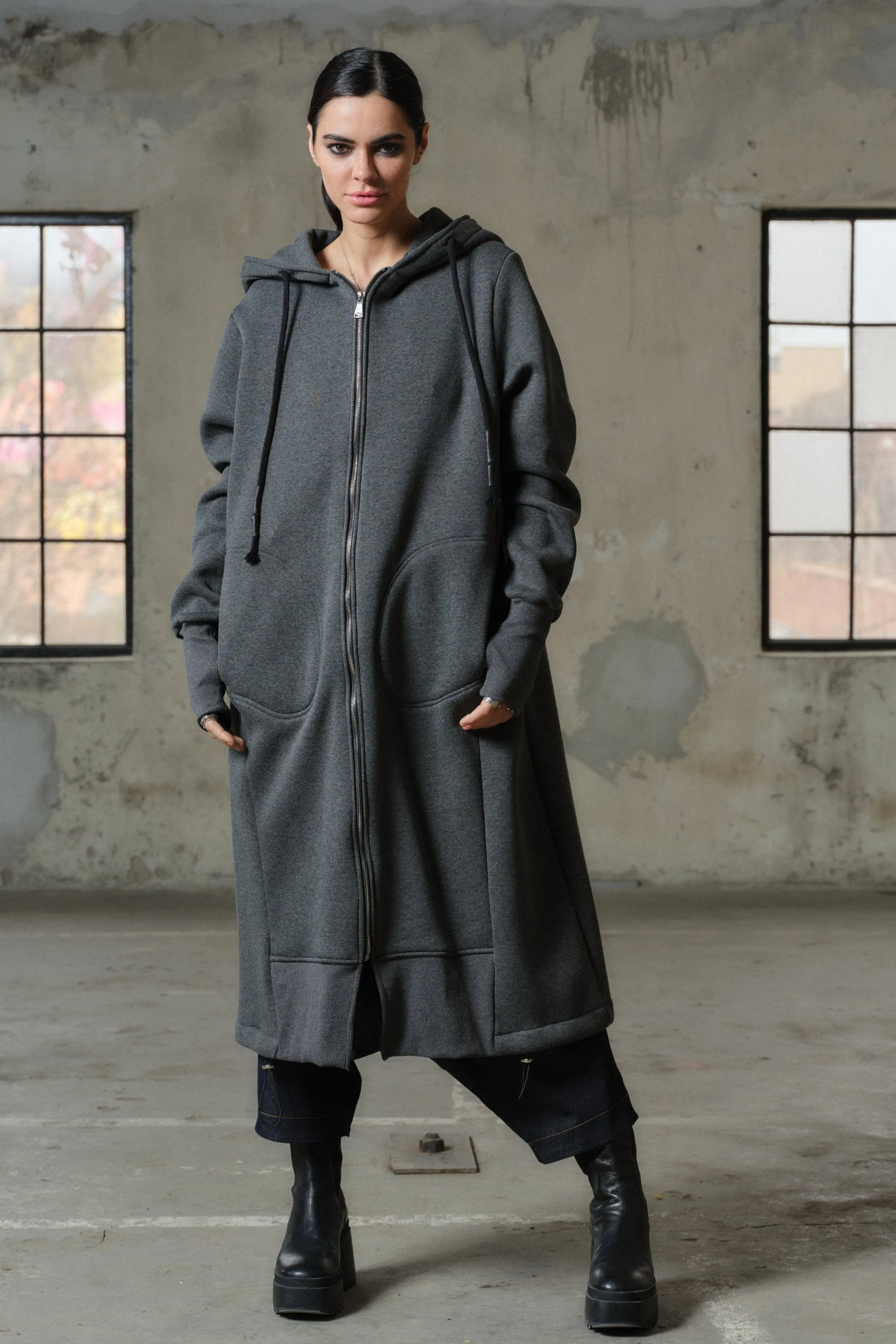 Extra long organic cotton warm sweatshirt with hood