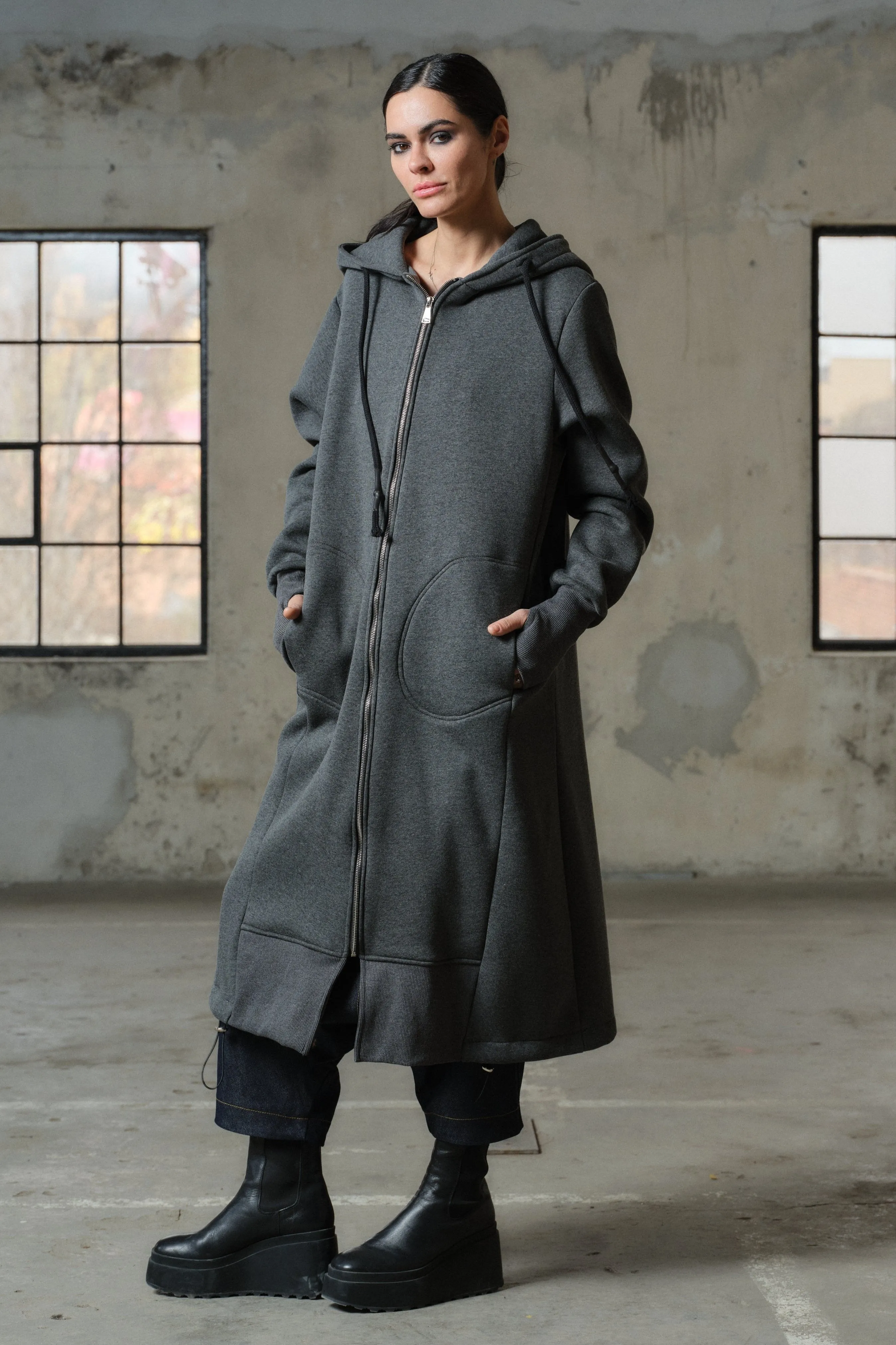 Extra long organic cotton warm sweatshirt with hood
